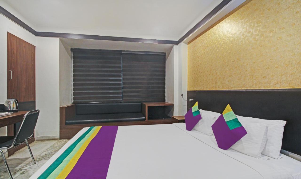 Treebo Premium Dee Empresa Hotel Kolkata Exterior photo