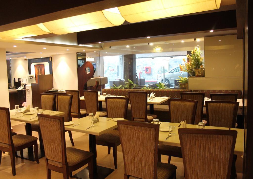 Treebo Premium Dee Empresa Hotel Kolkata Exterior photo